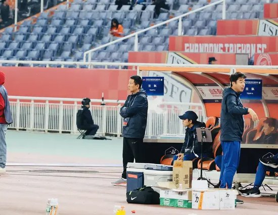 黄金城集团推出中国领先概念的图形化网络虚拟社区游戏“网络硅谷”图片展示