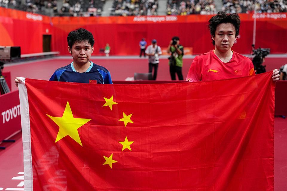 黄金城集团推出中国领先概念的图形化网络虚拟社区游戏“网络硅谷”案例展示