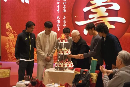 黄金城集团成为线上游戏的又一新作相关图片