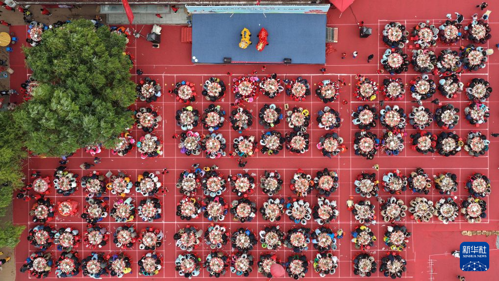 黄金城集团相关图片